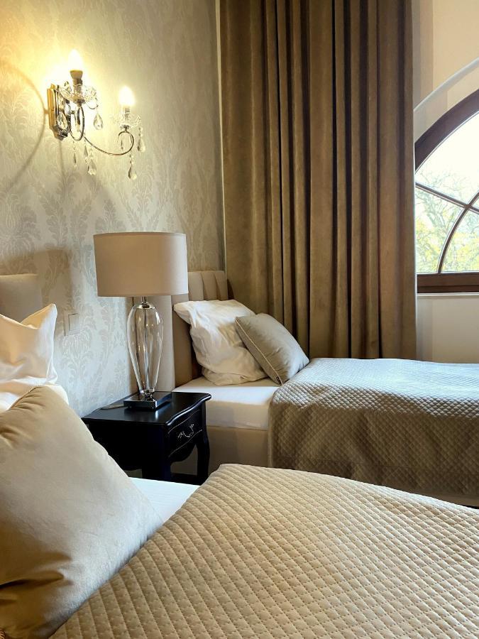Palac Jablonowo Bed and Breakfast Ujście Εξωτερικό φωτογραφία