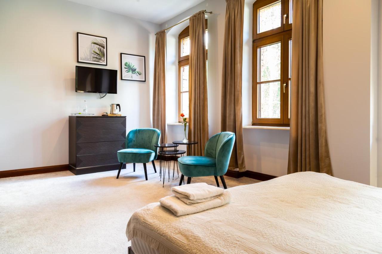 Palac Jablonowo Bed and Breakfast Ujście Εξωτερικό φωτογραφία