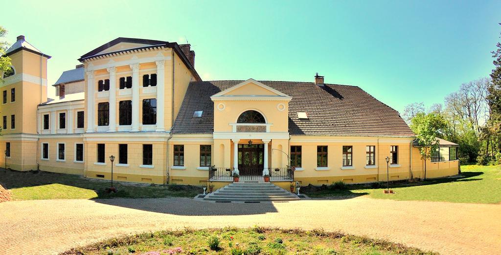 Palac Jablonowo Bed and Breakfast Ujście Εξωτερικό φωτογραφία