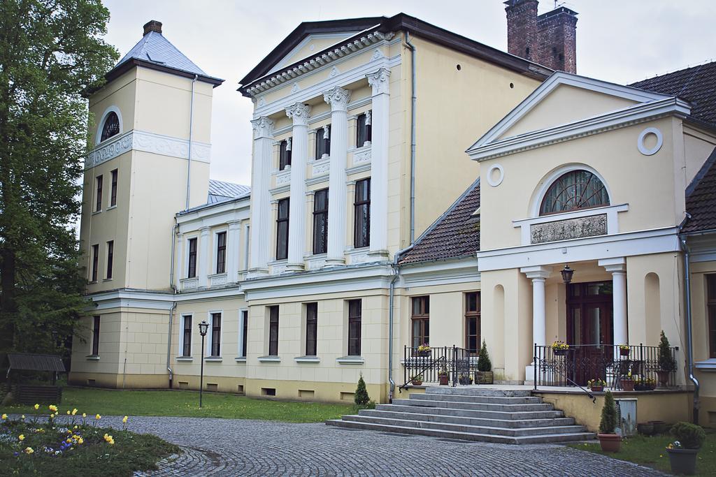 Palac Jablonowo Bed and Breakfast Ujście Εξωτερικό φωτογραφία