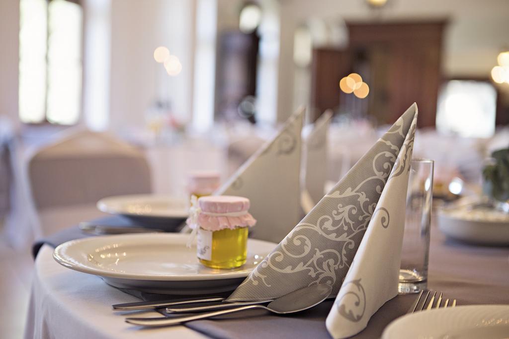 Palac Jablonowo Bed and Breakfast Ujście Εξωτερικό φωτογραφία